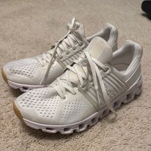 On Running Cloudswift in white/offwhite.